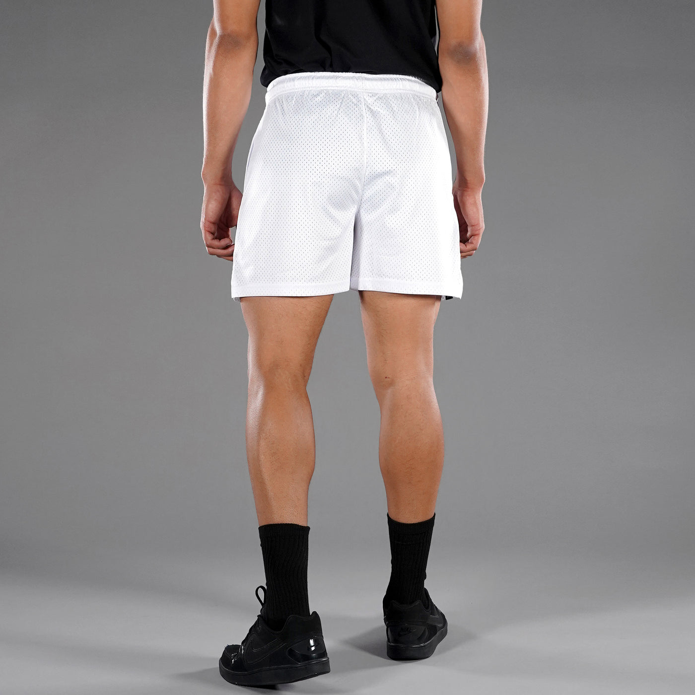 Basic White Shorts - 7&quot;